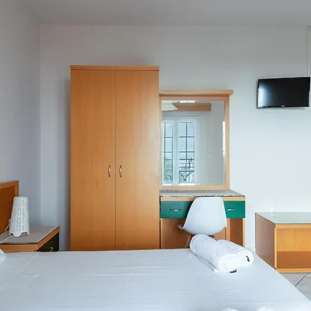 Naftilos 5* Lourdata (Kefalonia)