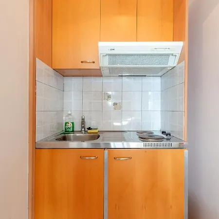 Naftilos Otel Lourdata (Kefalonia)