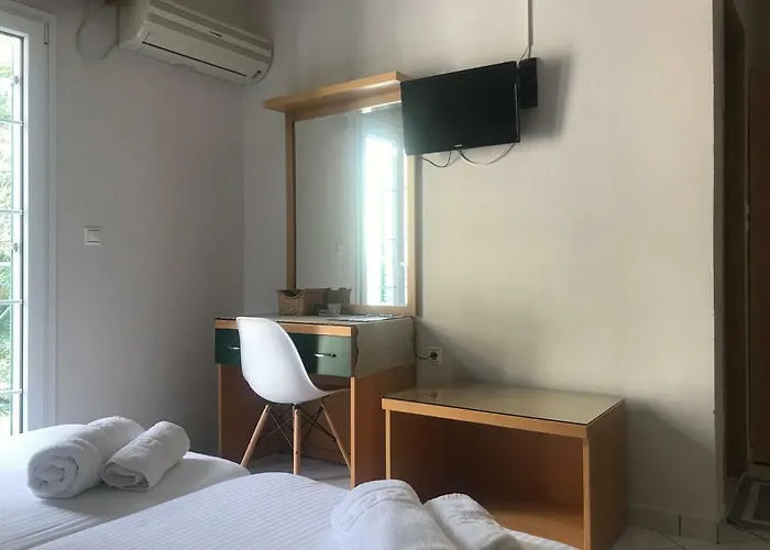 ホテル Naftilos 5*